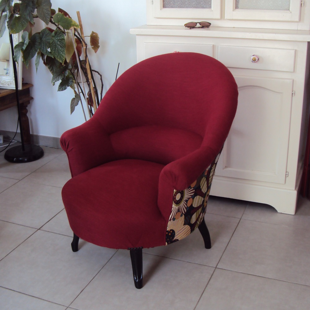 Fauteuil Crapaud après réfection en garniture contemporaine